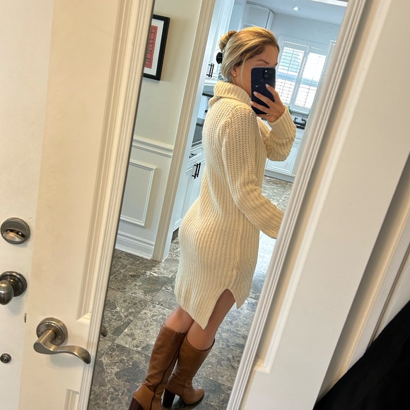 Max Studio knit turtleneck dress- size S - Picture 3 of 9